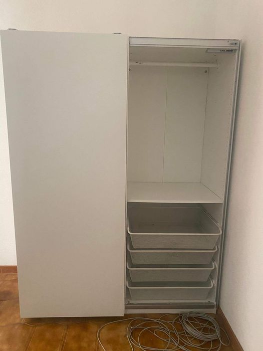 Roupeiros semi novos