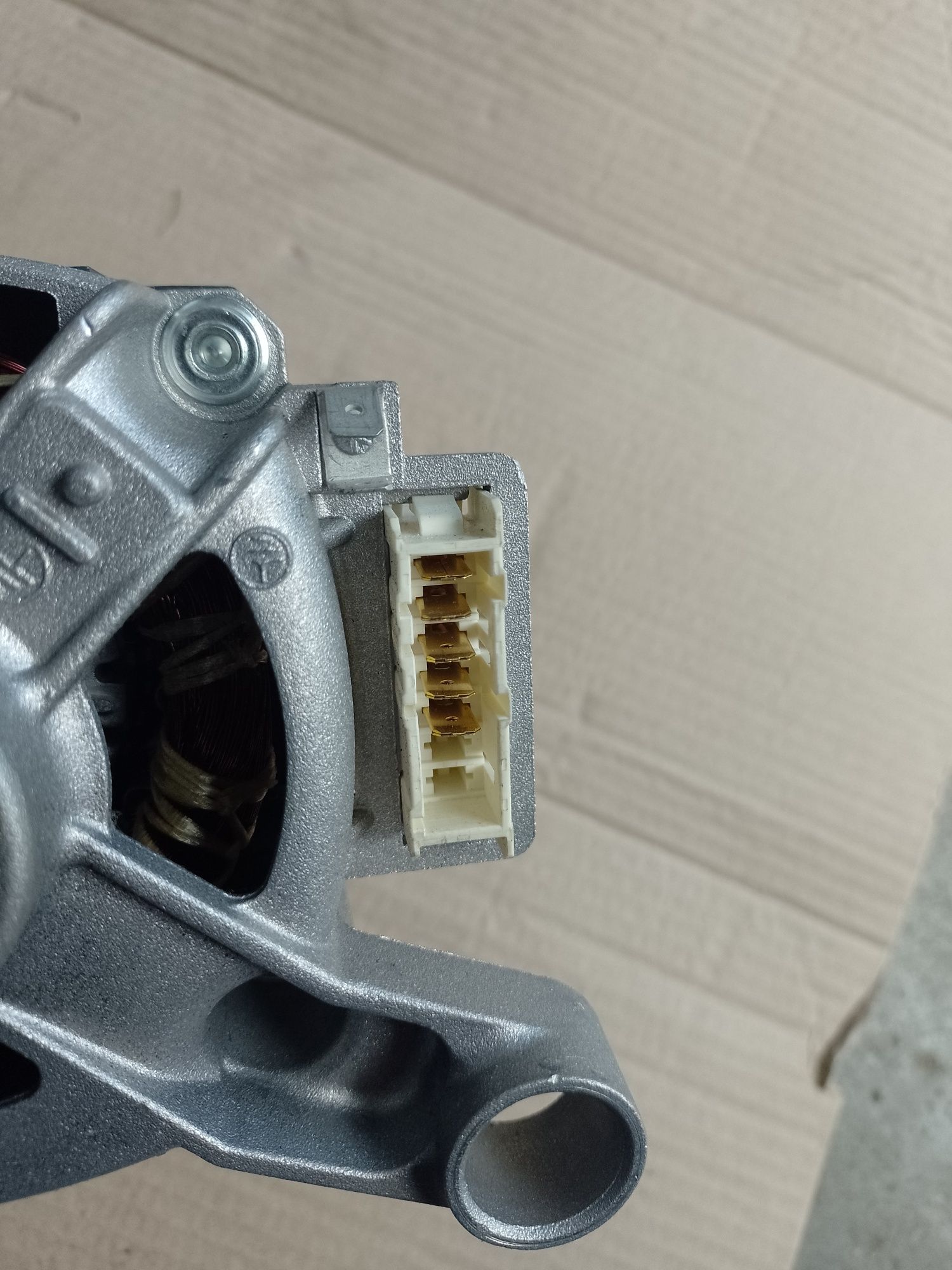 Silnik do pralki Ariston Hotpoint mod.WMSD 723S EU