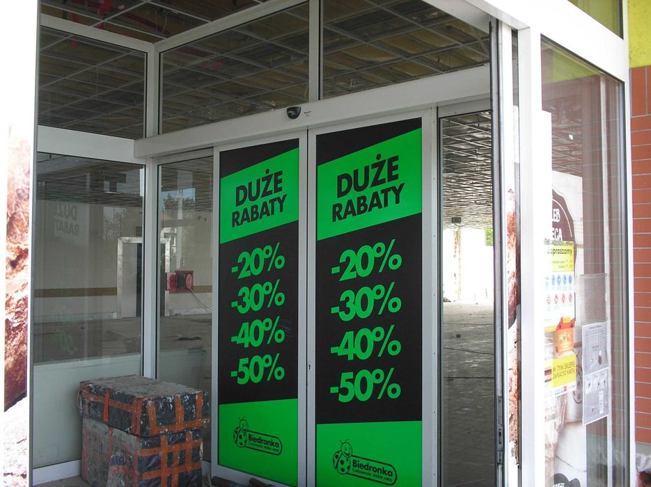 Drzwi zewnętrzne + wiatrołap + drzwi wewnętrzne