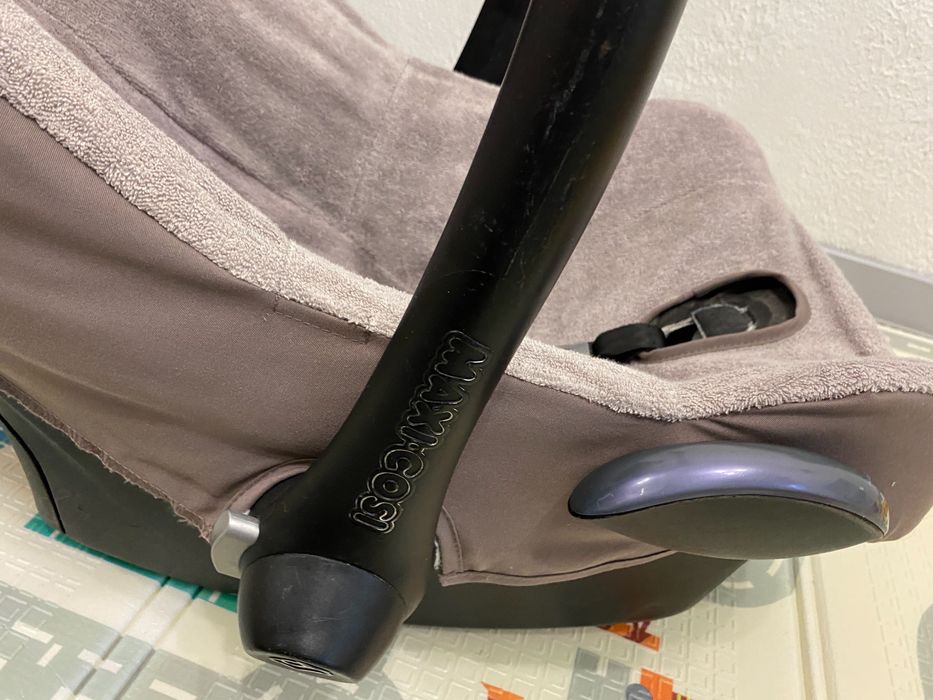 Автокресло для новорожденных от 0 до 13 кг Maxi-Cosi пересылаю по ОЛХ