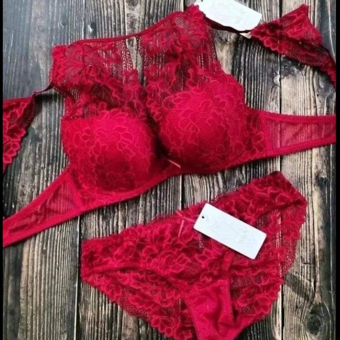 Комплект ажурного белья