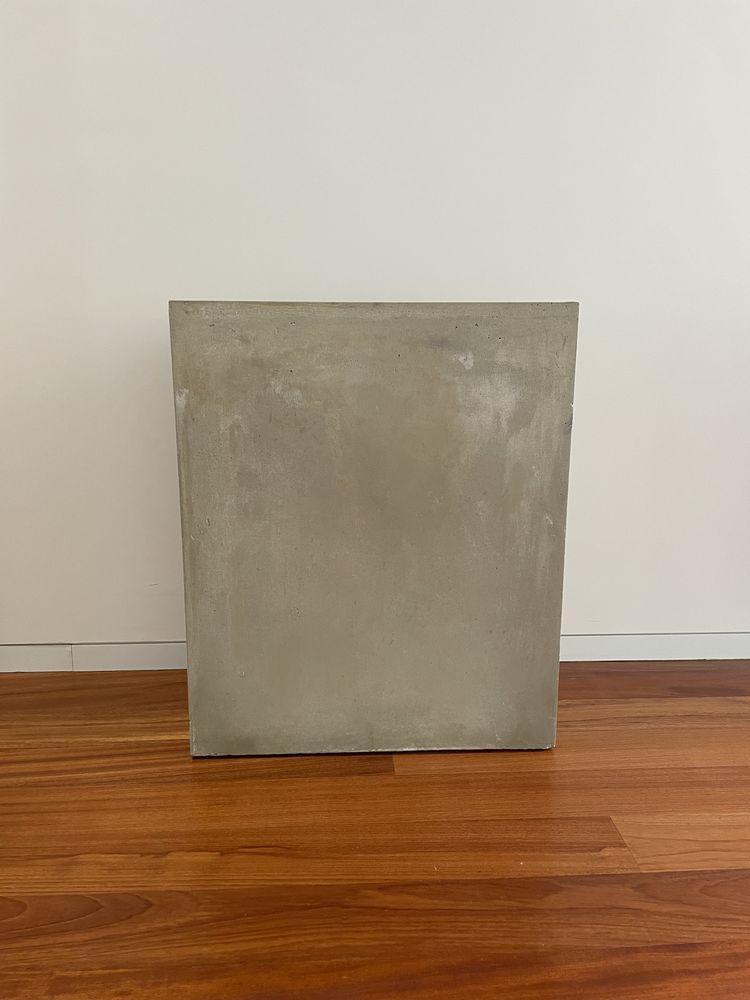 Floreira em resinpietra - 72x60x25cm