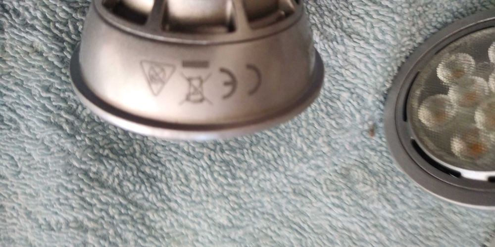 żarówki LED 12V ac/dc 8W