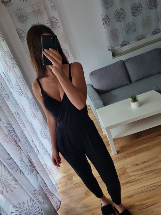 Czarny długi kombinezon na ramiączkach z dekoltem ASOS r. XS/S