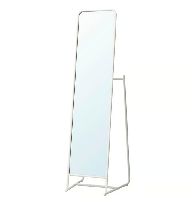 Espelho branco de pé