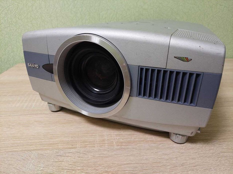 Проектор Sanyo PLC-XT16