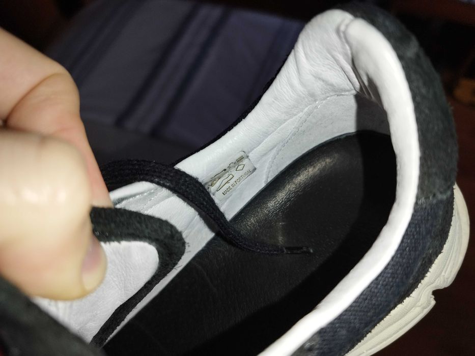 Sapatilhas em Pele (Marca - Vibram) (Tam 41)