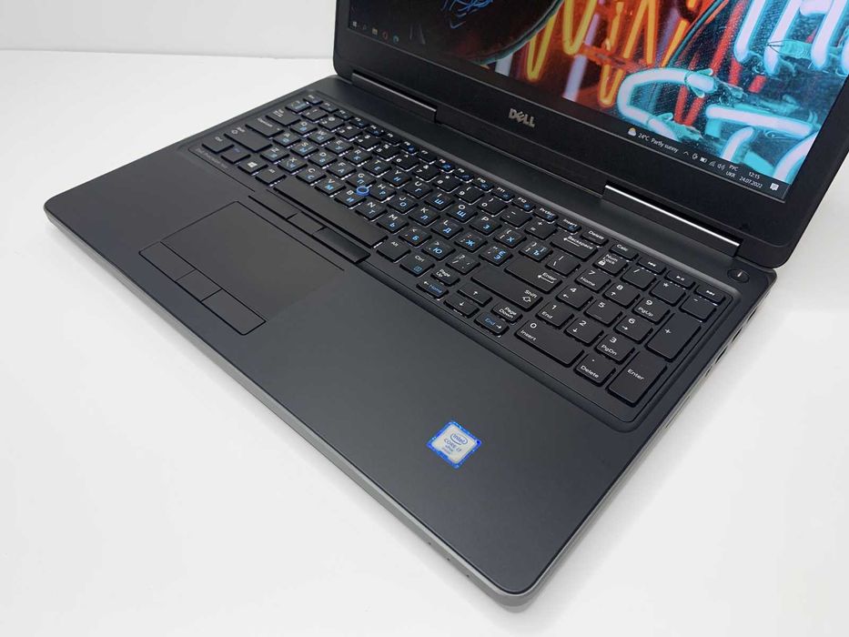 Dell Precision 7520, Core i7-6820HQ, 16Gb, 256Gb+1Tb, NVIDIA 4Gb, FHD