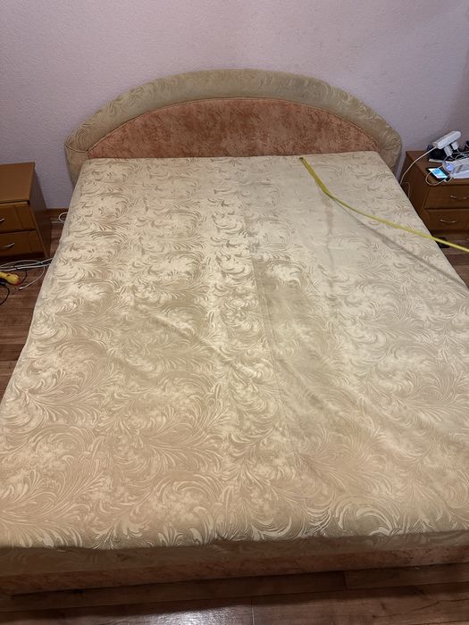 Двоспальне м’яке ліжко з нішею 160 на 200