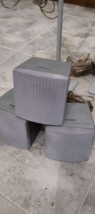 Subwoofer Denver DSS-300 com colunas