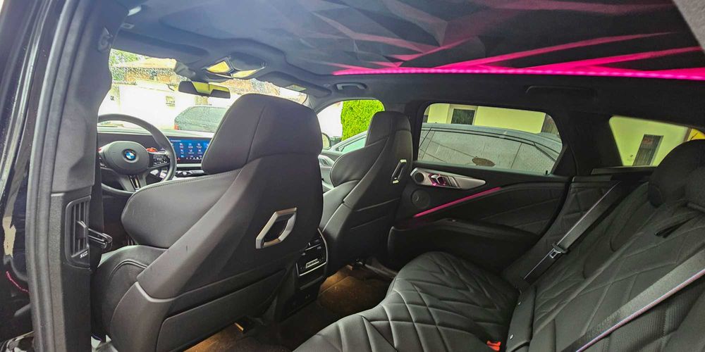 Luksusowy przewóz BMW XM 748 KM - ślub, eventy, VIP transport