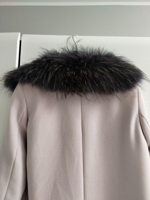 Kołnierz z naturalnego futra jenota