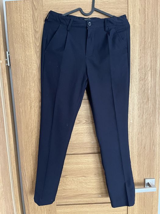 Eleganckie spodnie chłopięce Reserved r.152