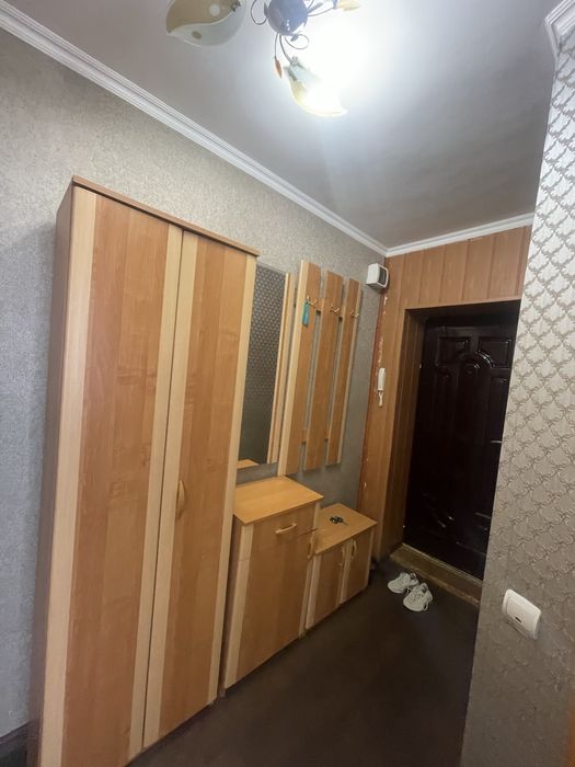 ВІЛЬНА  Центральна 90 однокімнатна