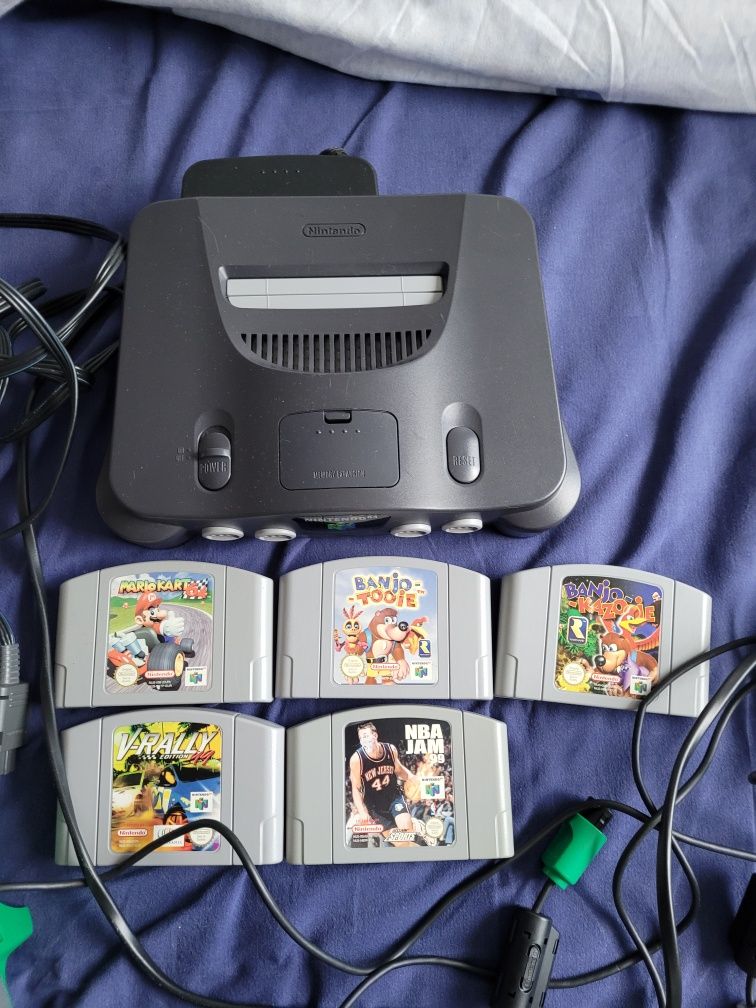 Konsola nintendo 64 gry 5 sztuk kolekcjonerskie ,sprawna, kompletna