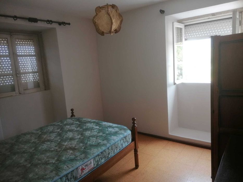 Arrenda-se casa em Gondarém -V.N. Cerveira