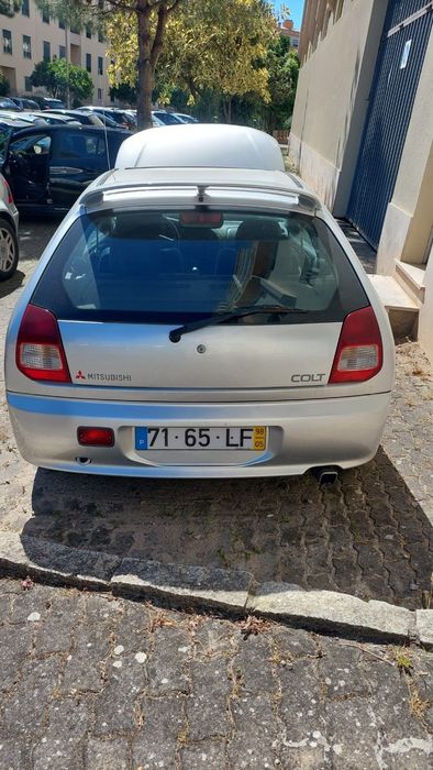 Mitsubishi Colt único dono