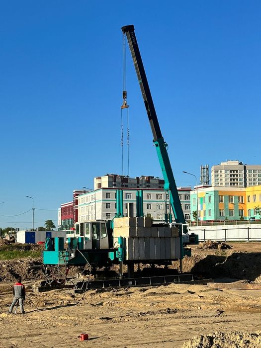 Вдавлювання паль / свай