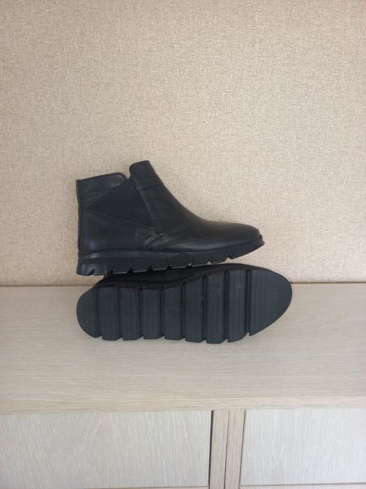 Продам шкіряні черевики