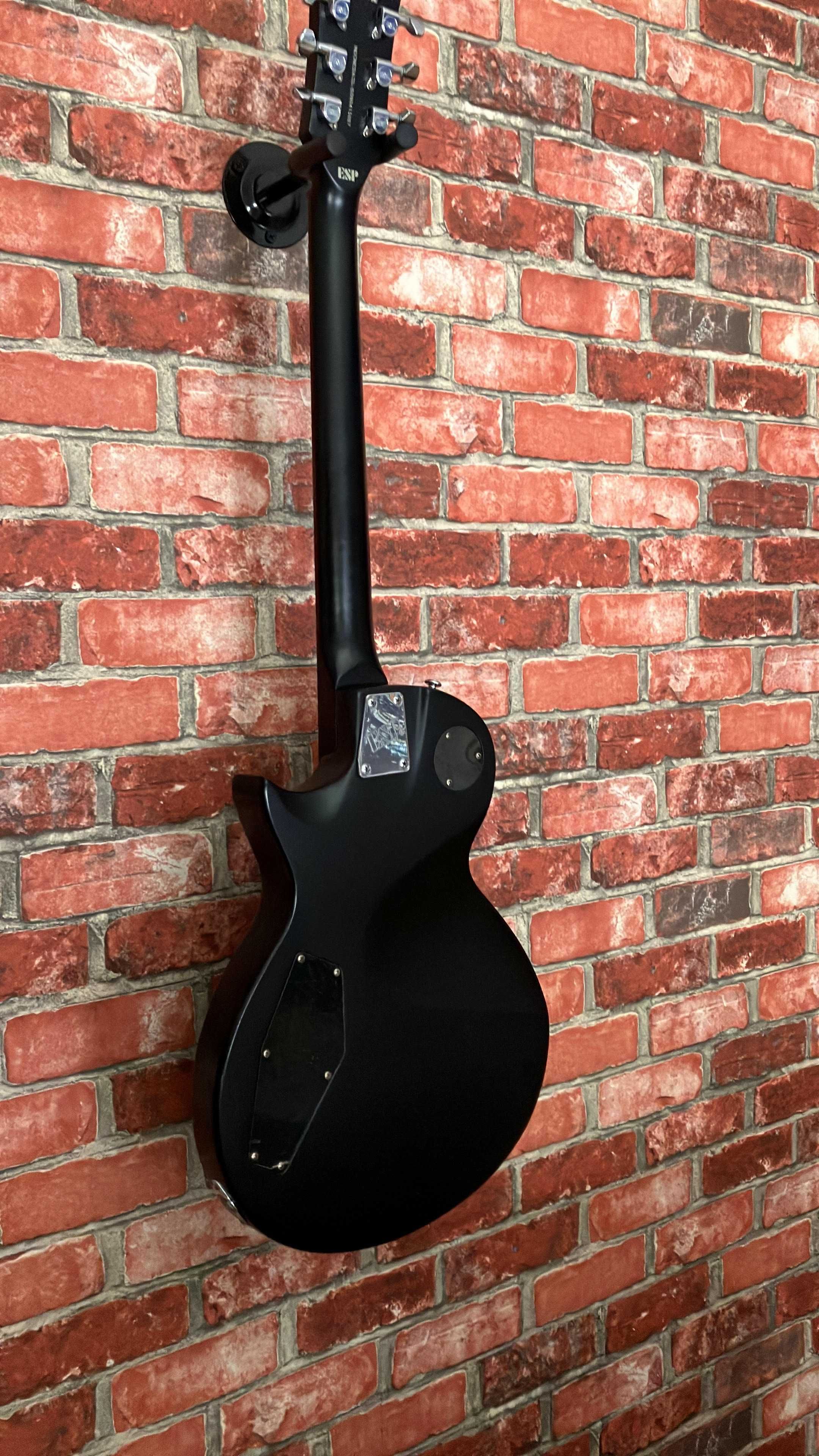 Guitarra Elétrica ESP LTD EC-50 BLACK SATIN