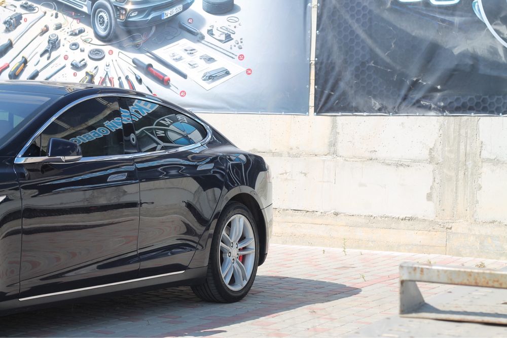 Tesla S Перфоманс P85