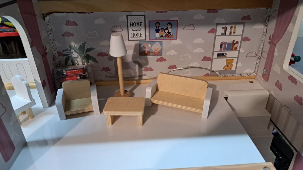 Domek dla lalek drewniany