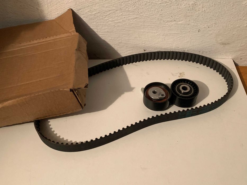 Zestaw Rozrządu.Peugeot 307 407 CITROEN C5 III 2.0 HDI 16V 0831T5