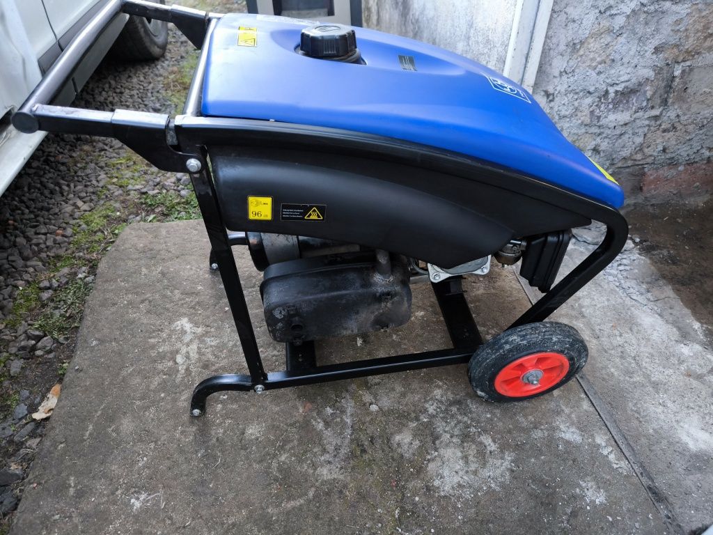 Agregat prądotwórczy 3500 w 3.5 kw 12/230 okazja ,sprawny ,zadbany