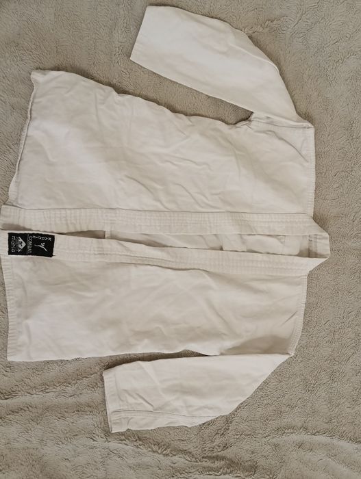 Кімоно для занять єдиноборствами