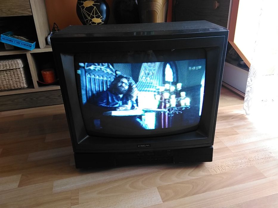 Telewizor TV 21" cali + pilot przekątna 50cm