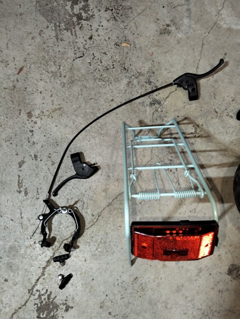Vendo vários acessórios para bicicleta 4-6 anos