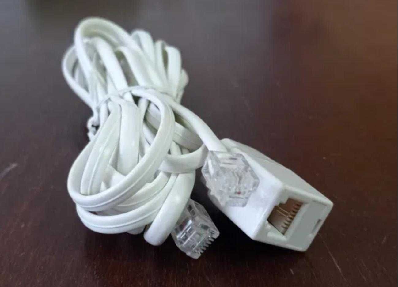 Комп'ютерні мережеві кабелі.