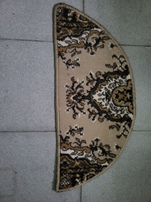 Sprzedam dywaniki na schody