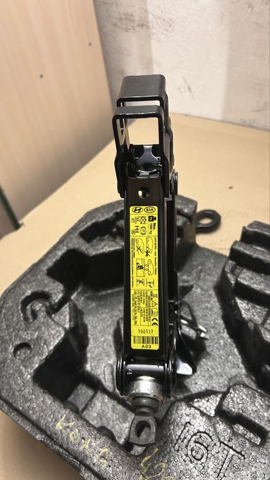 Домкрат Kia Niro,Hyundai Kona