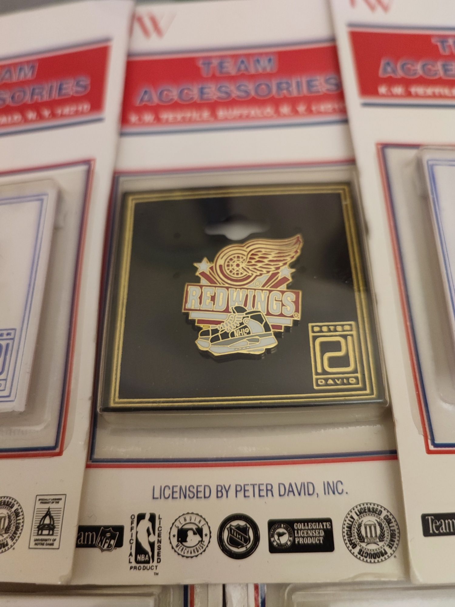Оригинал. Винтажный железный пин значок Peter David NHL Detroit Red Wi