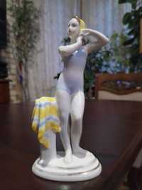 Статуэтка фарфоровая "Юная купальщица" , ЛФЗ, 60-е годы