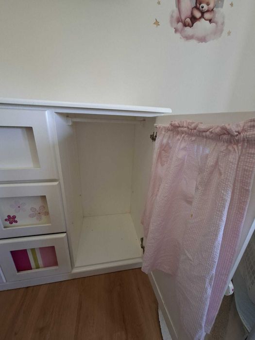 Cómoda Ikea + muda fraldas para quarto de bebé