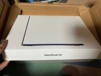 Zafoliowany MacBook Air 13 M3 13,6 "/ 8 GB / 512 GB północ
