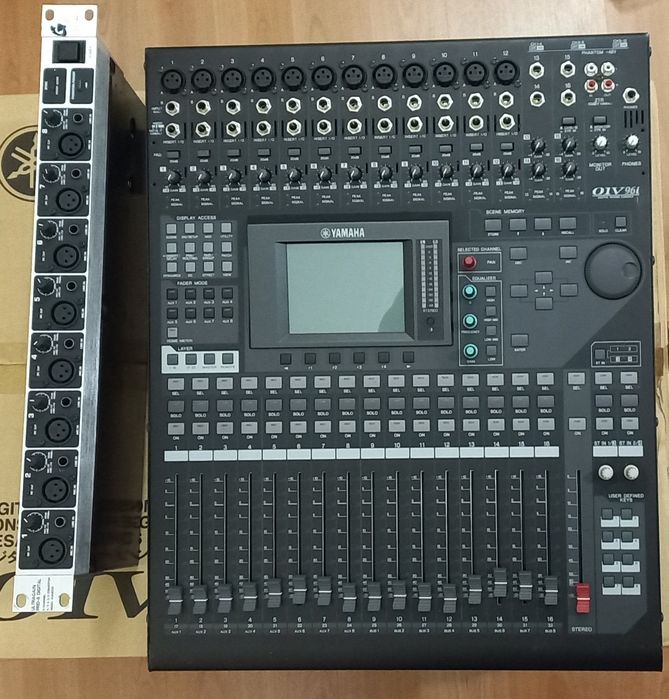 Цифровий пульт Yamaha 01v96i