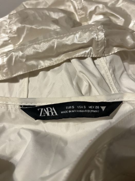 Вітровка-дощовик  жіноча від виробника ZARA