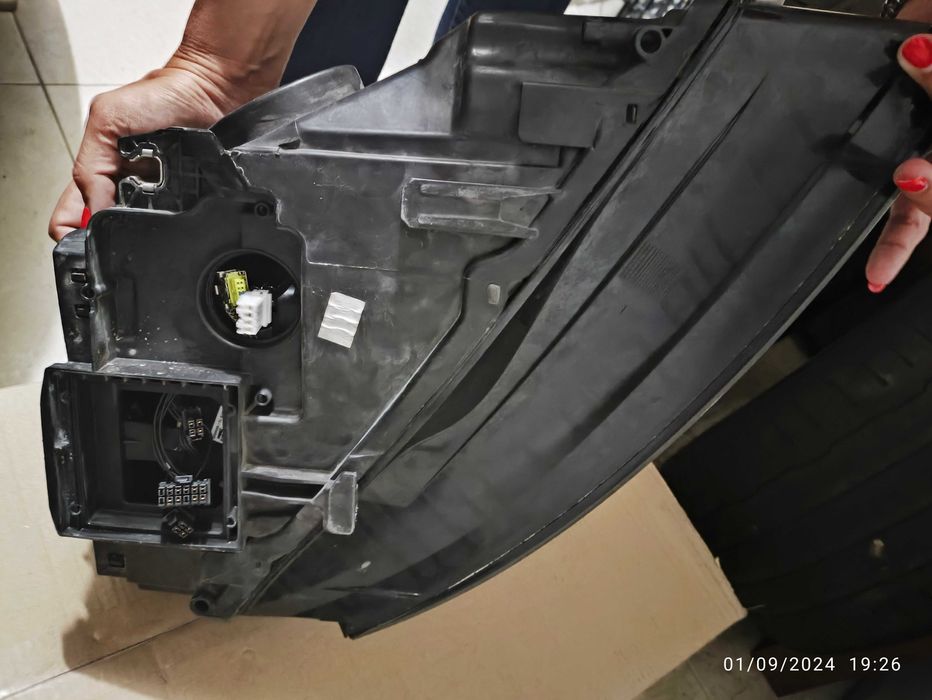 Ótica xenon esquerda Audi A5 8T0