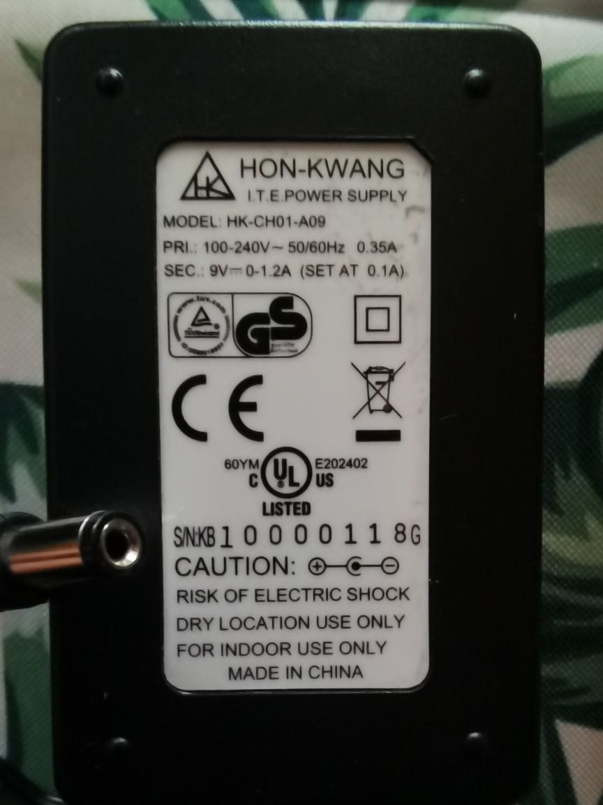 ZASILACZ HK-CH01-A09 9V 0-1,2A