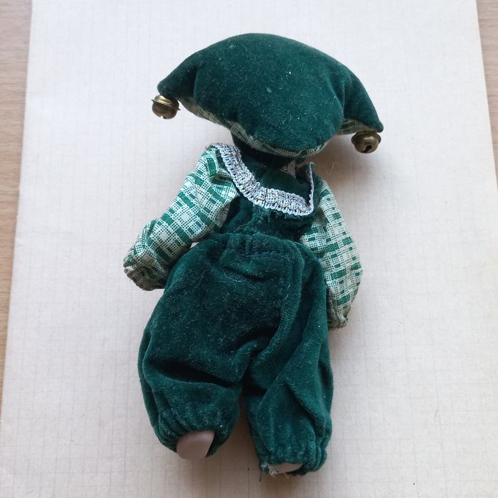 Порцелянова лялька