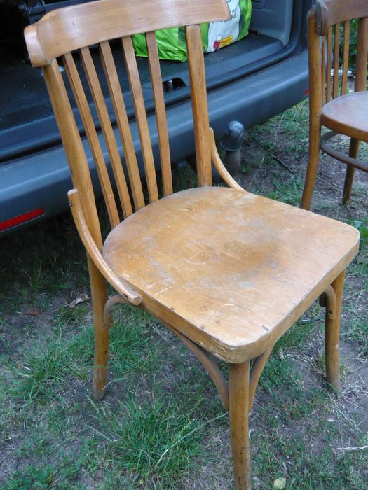 stare krzesło w bardzo dobrym stanie 2 szt