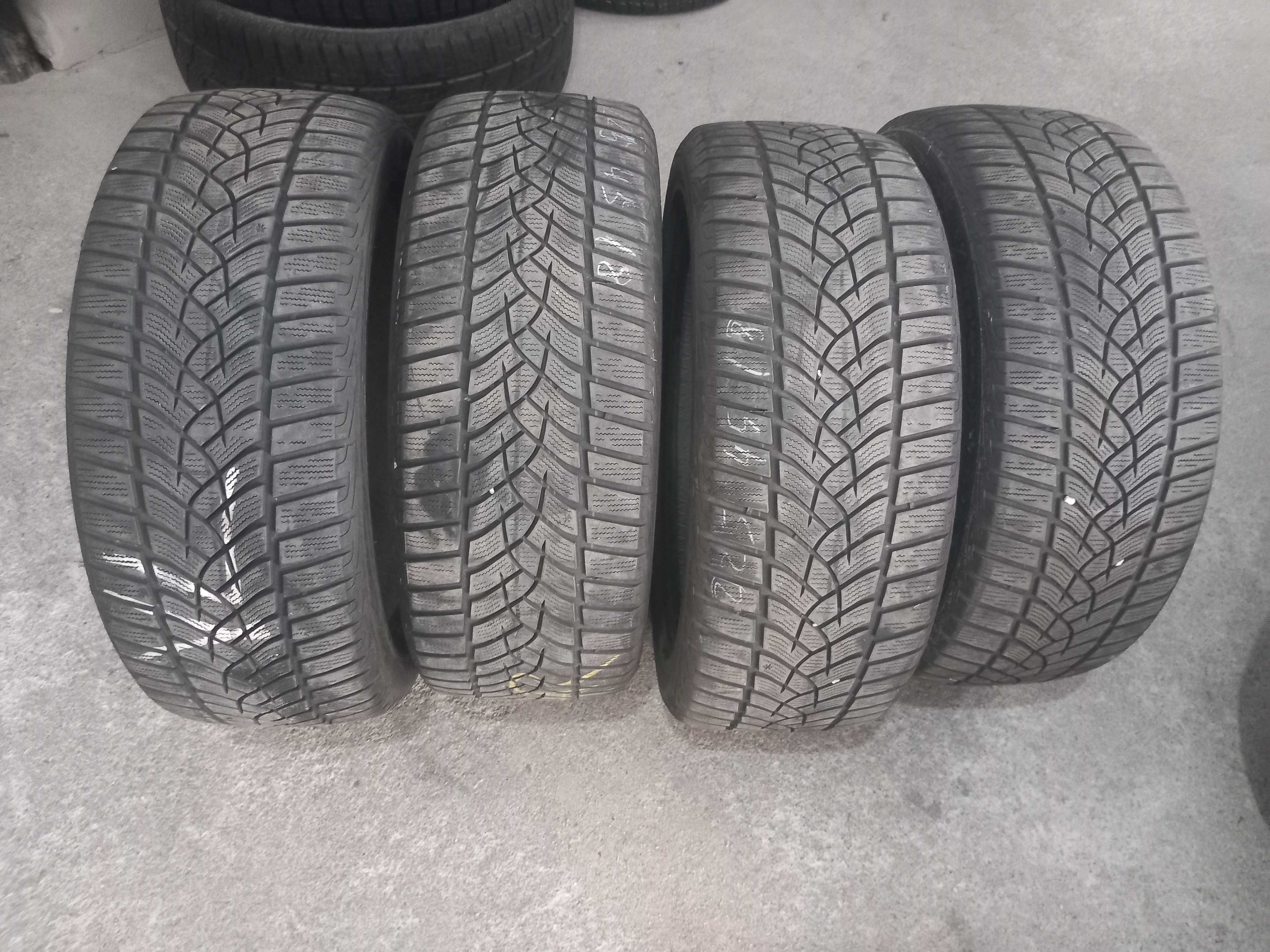 4 pneus 225/45R18 Goodyear