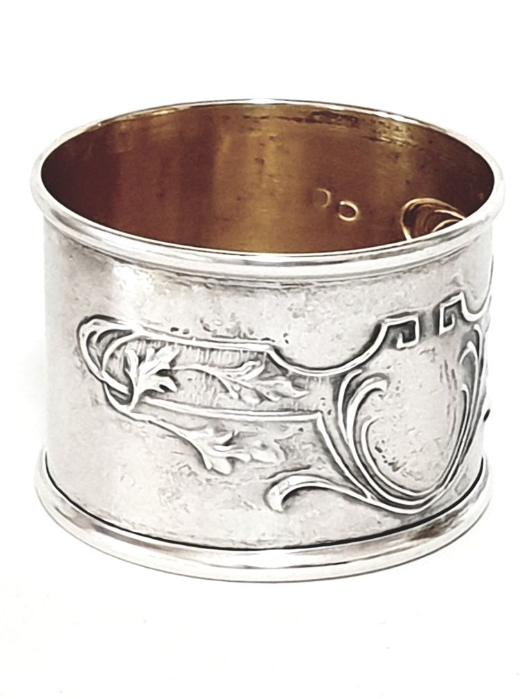Pequena antiga argola de guardanapo em prata portuguesa