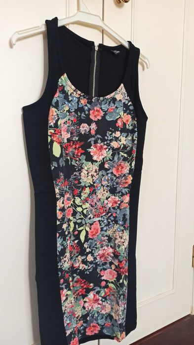 Vários Vestidos femininos como novos