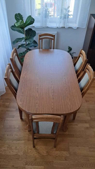Stół drewniany + 6  krzeseł