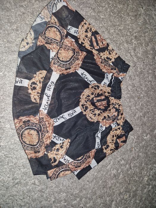 Czarne spódniczka w greckie wzory