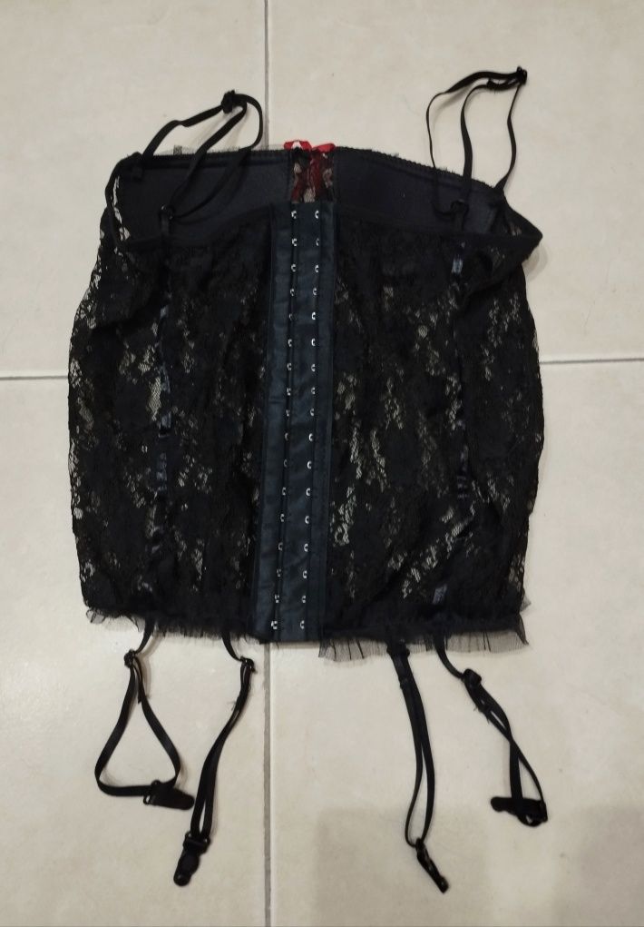 Top Rendado Preto Novo